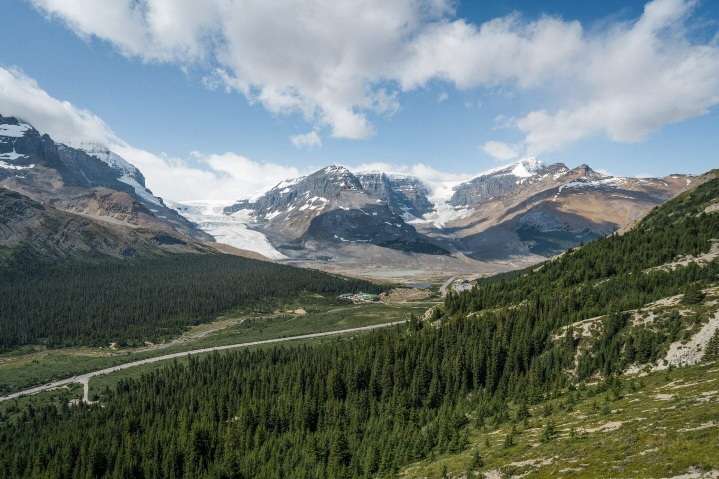 Hiking in Icefields Parkway