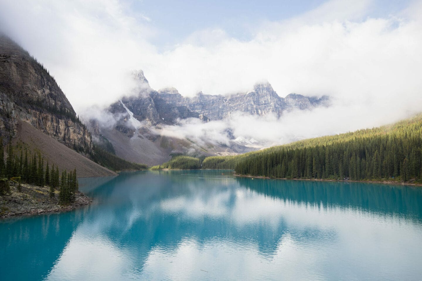 Moraine Lake - beautiful photography spots in Banff