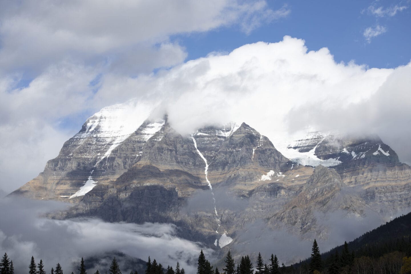 Mountain views en route to Jasper